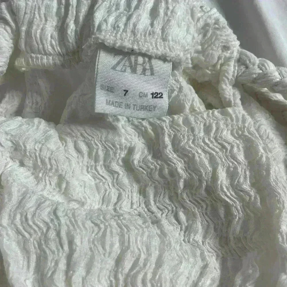 Zara Girls Textured Flower Dress Size 7 White